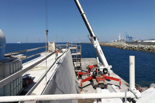 Demolizione speciale a Civitavecchia